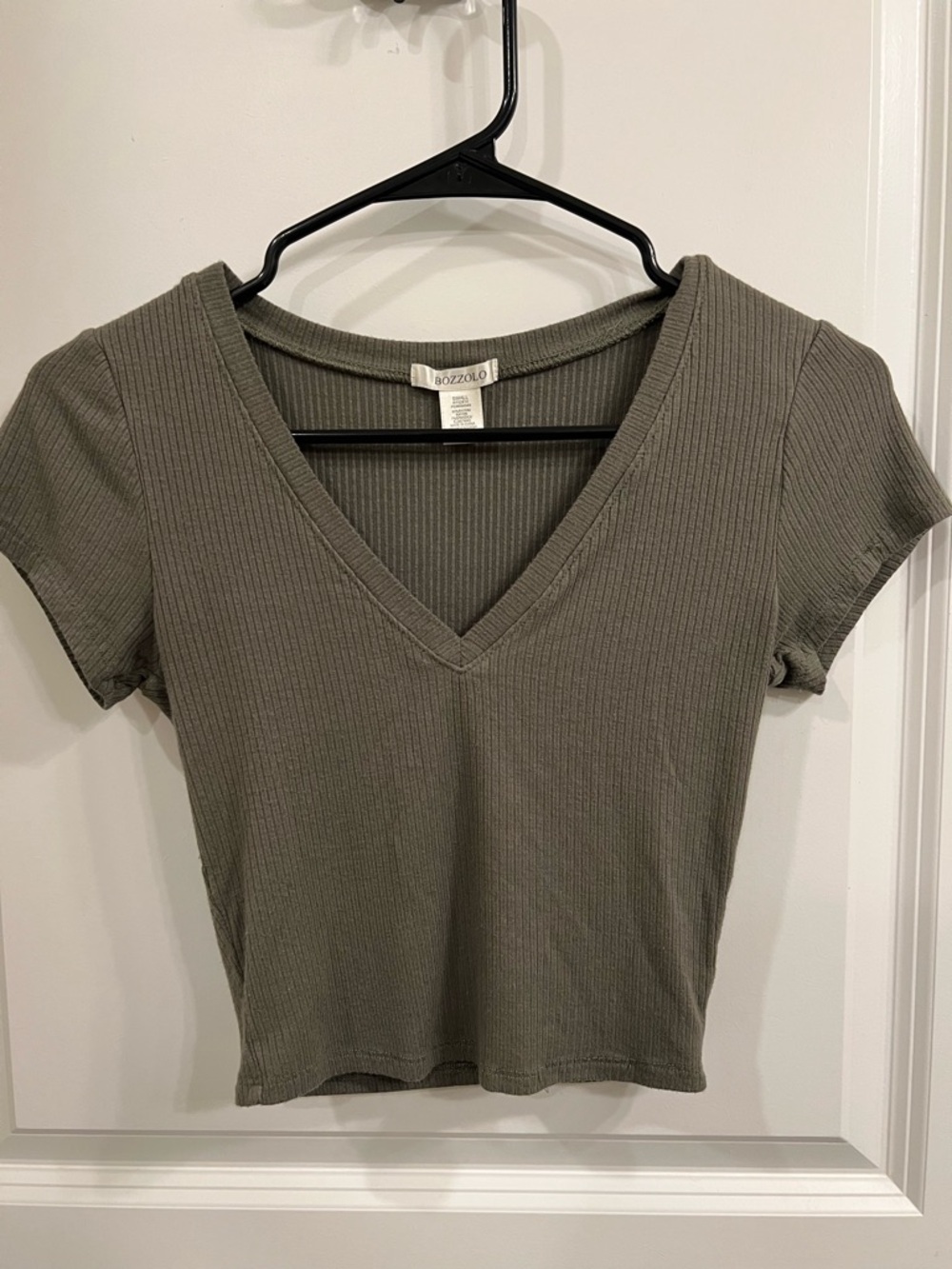 Bozzolo Olive Ribbed V-Neck Crop Top | Size Small